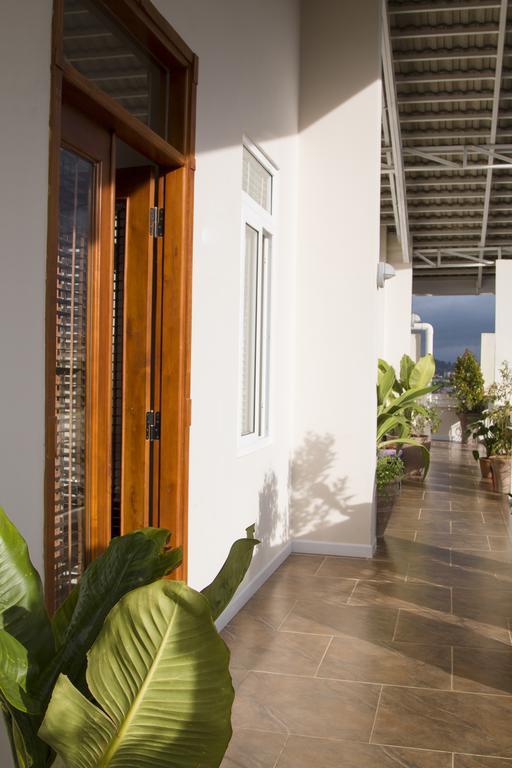 דה לאט Anada Hotel Suites מראה חיצוני תמונה
